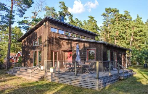 Gorgeous Home In Frjestaden With Wifi